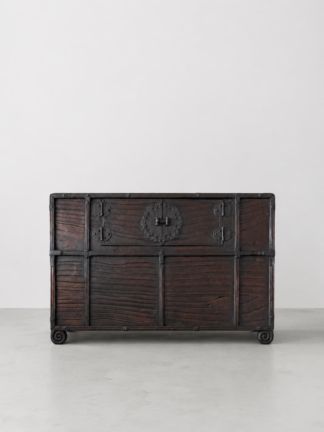 Bandaji Chest